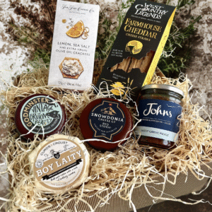 Johns Cheese Lovers hamper is our best selection of truckle cheeses with 2 handselected cracker varieties and a jar of our own brand chutney. What's not to like!