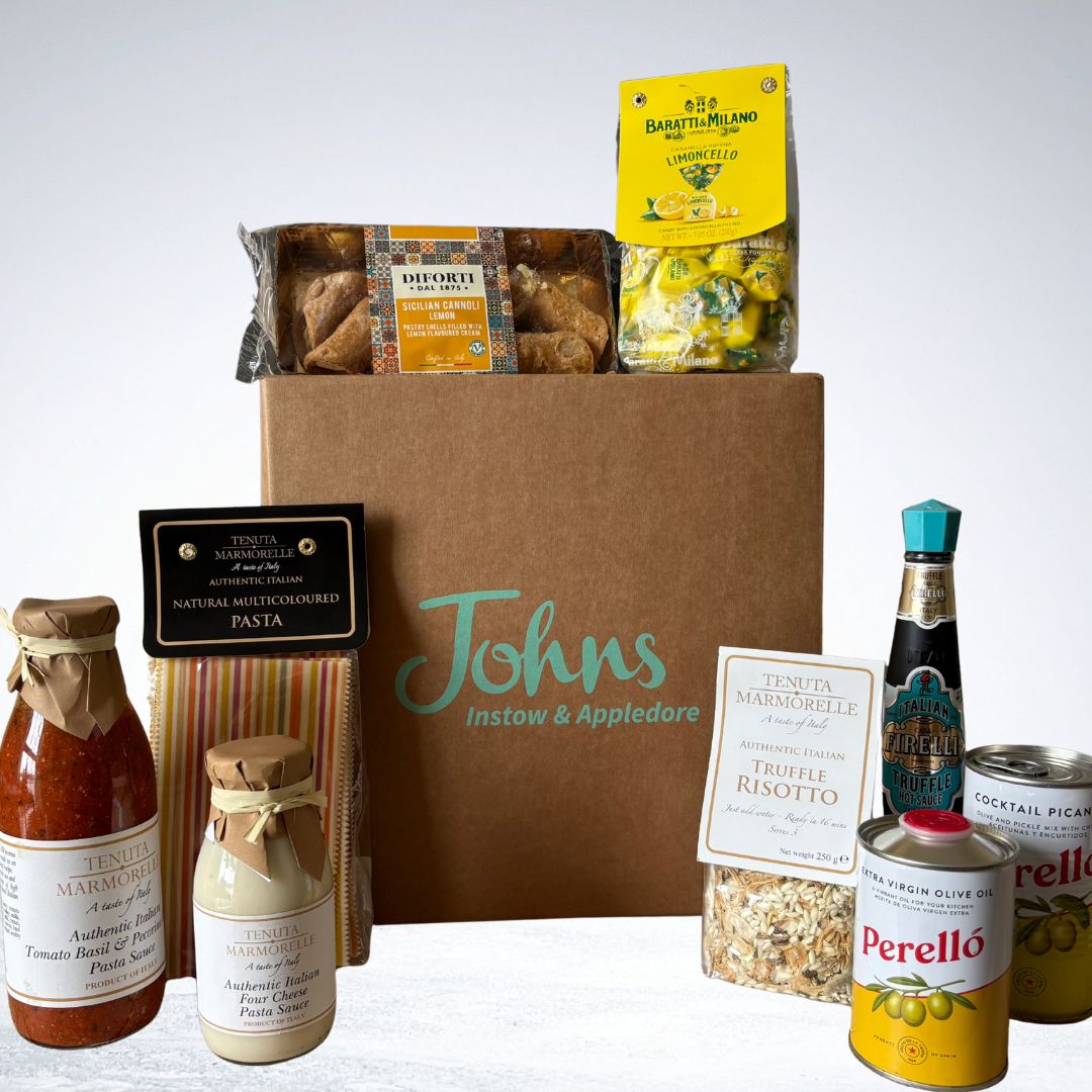 Italian Favourites Gift Bag featuring a selection of Italian pasta, sauces, snacks and sweets – a thoughtful token of appreciation for any occasion, and especially perfect for Christmas.