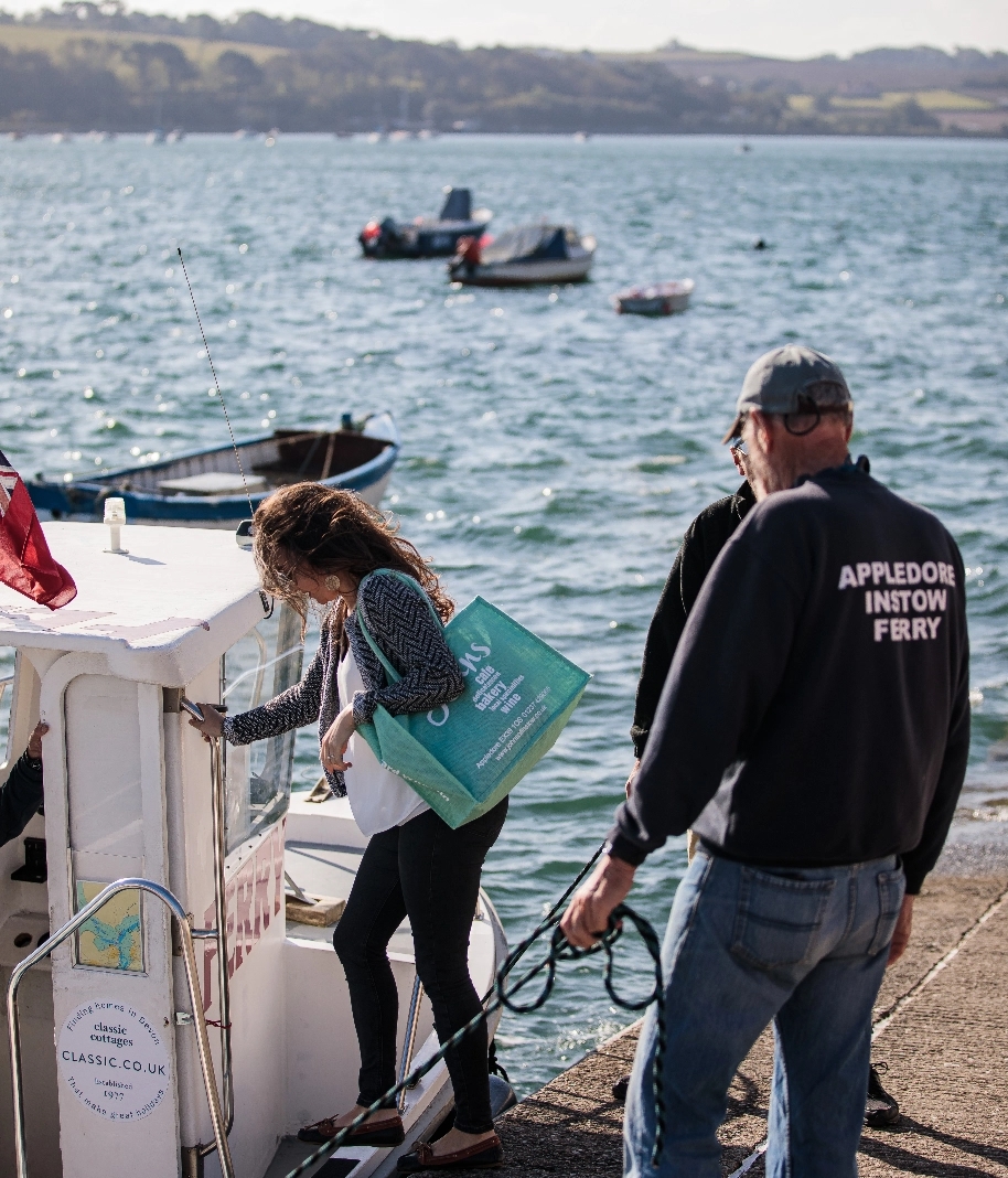 people getting on boat